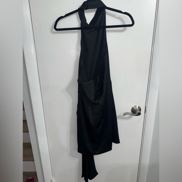 ELLIATT Myra Dress in Black Size Medium - Picture 6 of 9